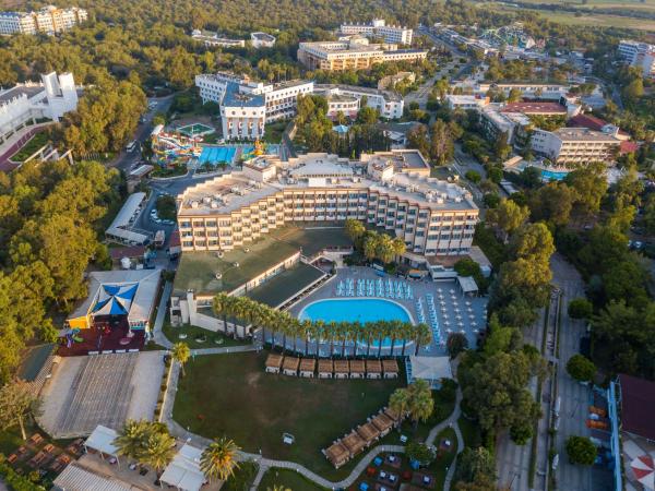 Corinthia Excelsior Side