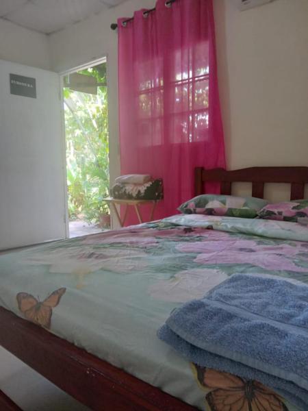 Hostal Brisas Calobrenas, Rezervovat Hostel Rio Azucar 