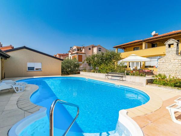 Apartment Dika by Interhome, Rezervovat Apartmán Hotely v Poreč Riviera s bazénem, Bazén
