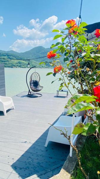 NOAH river house