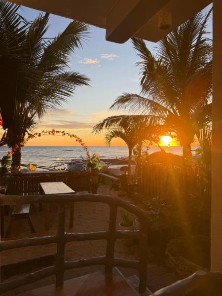 Kobes Beachfront Haven, Rezervovat Apartmán San Juan Siquijor Island