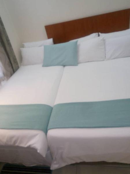 Eros Guest Inn, Rezervovat Hotel Levné hotely v Francistown