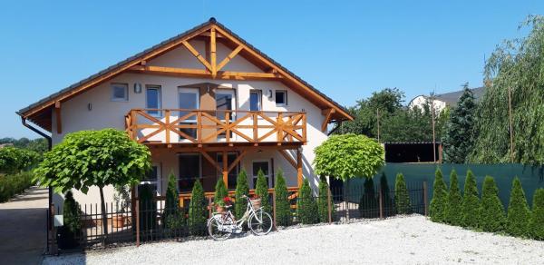 Flower Bike, Rezervovat Hotel Štúrovo 