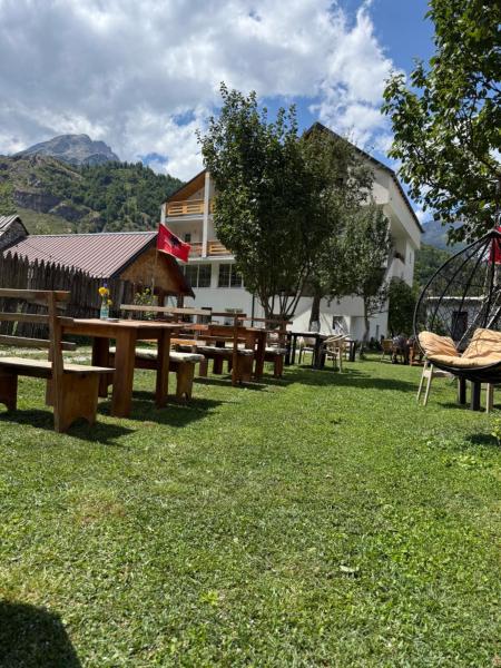 Guesthouse Skender Selimaj, Rezervovat Penzión Valbonë 