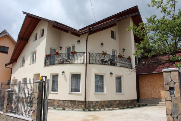 Popasul Călătorului, Rezervovat Penzión Moisei 