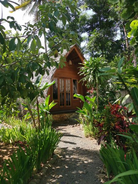 Coconut Tree Cottages, Rezervovat Hotel Batukaras West Java