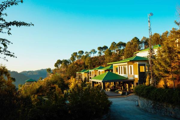 Suryavilas Luxury Resort & Spa, Rezervovat Lázně / Resort Solan 