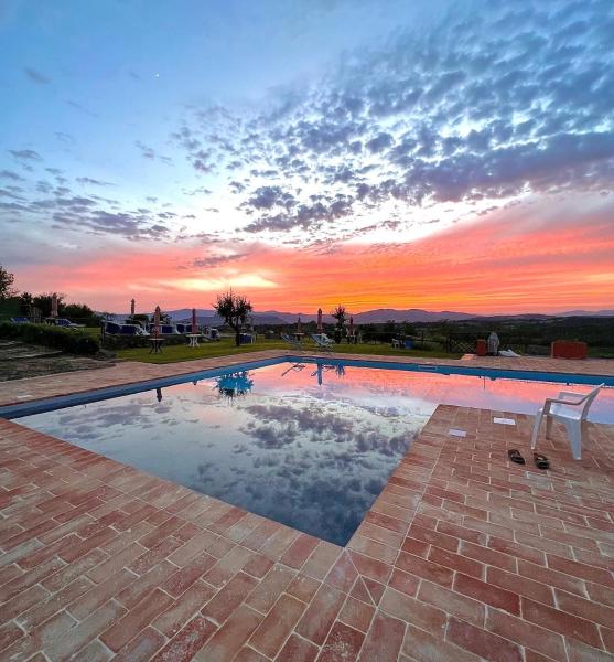 "Villa Bizzi", Rezervovat Rekreační dům Hotely v Monte Castelli s parkováním, Parkování
