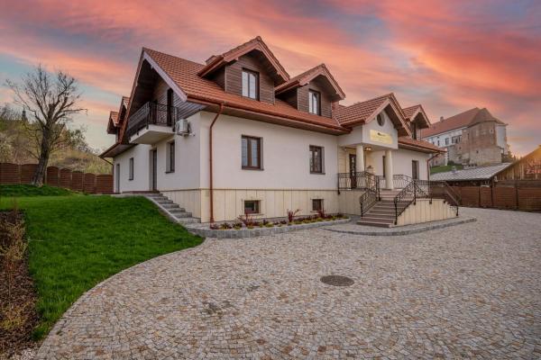 Zamkowe Apartamenty, Rezervovat Apartmánový hotel Sandoměř 