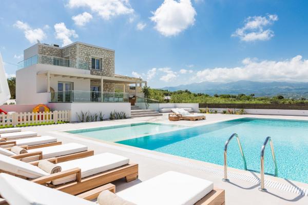 Rosmerta Villa, with Private Pool 65 square meters, BBQ & Heated SpaWhirlpool, By ThinkVilla, Rezervovat Vila Hotely v Lavris s parkováním, Parkování