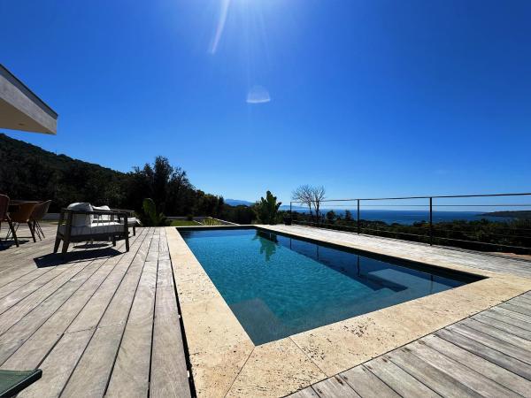 Villas de standing avec magnifique vue mer et piscines privées, Sagone, Rezervovat Vila Korsika hotely s parkováním, Parkování