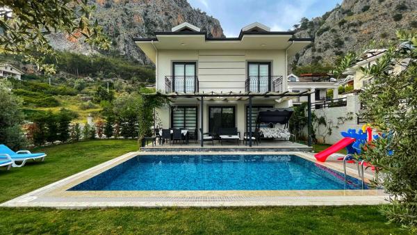Private Villa in Gocek Villa Perest, Rezervovat Vila Hotely v Fethiye Area s bazénem, Bazén