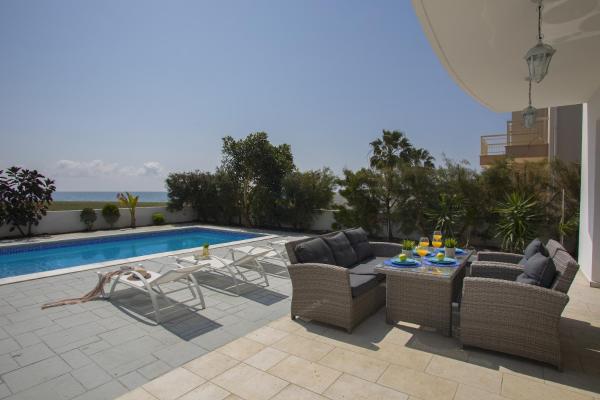 Mazotos Villa Iris