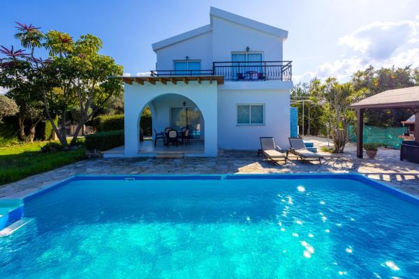 Sun Beach Villa Tria Large Private Pool Walk to Beach A C Wifi Car Not Required - 2282