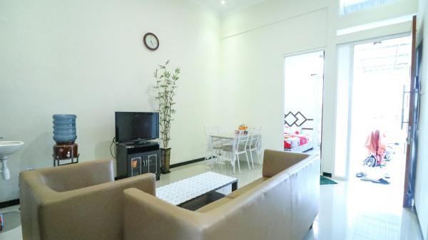 Villa Harmoni Syariah by Masterpiece Villa, Rezervovat Vila Karangploso East Java