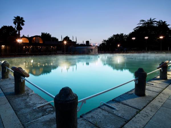 Hotel Niccolo' V - Terme dei Papi, Rezervovat Hotel Lazio hotely s bazénem, Bazén