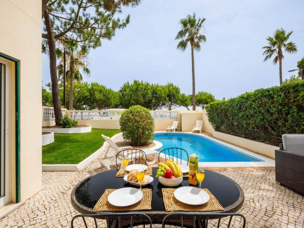 Villa Oceano Golf 482 2 Bedrooms Sea Views A Stone's Throw To The Beach, Rezervovat Vila Hotely v Algarve s parkováním, Parkování