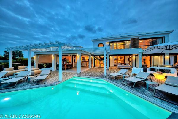 Villa Luminosa, Rezervovat Vila Grande-Terre hotely s bazénem, Bazén