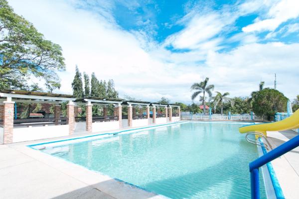 RedDoorz at Royal Grande Beach Resort Batangas, Rezervovat Hotel  