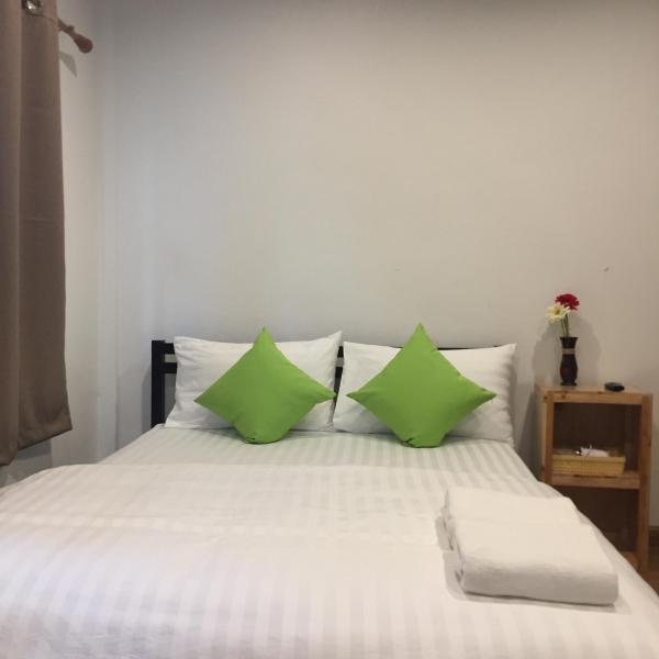 The Best House&Hostel, Rezervovat Hotel Hotely v Central Thailand s parkováním, Parkování