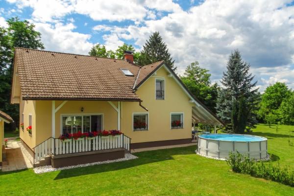 Villa Cujez With Sauna And Pool - Happy Rentals, Rezervovat Vila Vily v Posavje, Vila