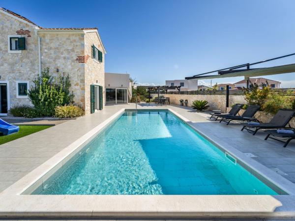 Villa Carmen by Interhome