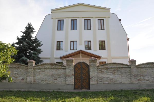 Dom Fedorovyh, Rezervovat Hotel Hotely v Oděská s bazénem, Bazén