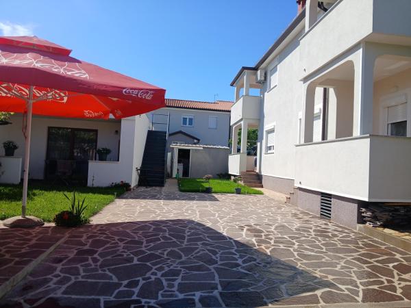 Lara Apartments, Rezervovat Apartmán Levné hotely v Umag Riviera