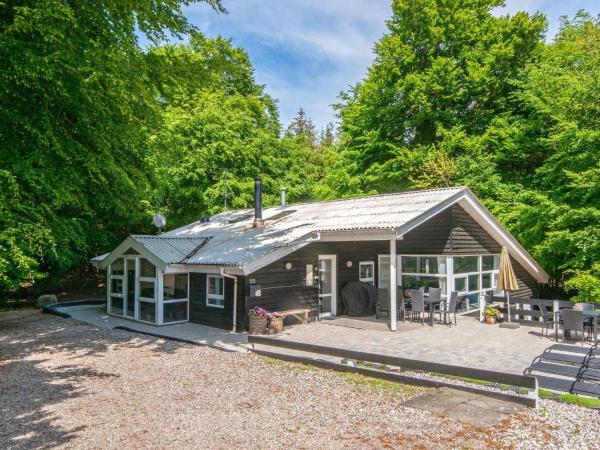 4 star holiday home in Glesborg, Rezervovat Rekreační dům Glesborg Midtjylland