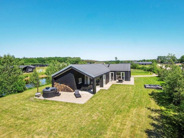 4 star holiday home in Glesborg, Rezervovat Rekreační dům Glesborg Midtjylland