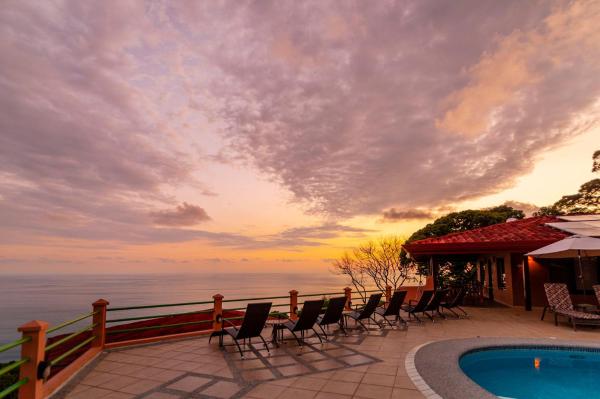 Villas Alturas, Rezervovat  Hotely v Puntarenas s parkováním, Parkování