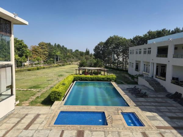 Spree Resort At Century Wintersun, Rezervovat Hotel Hotely v Dod Ballāpur s bazénem, Bazén