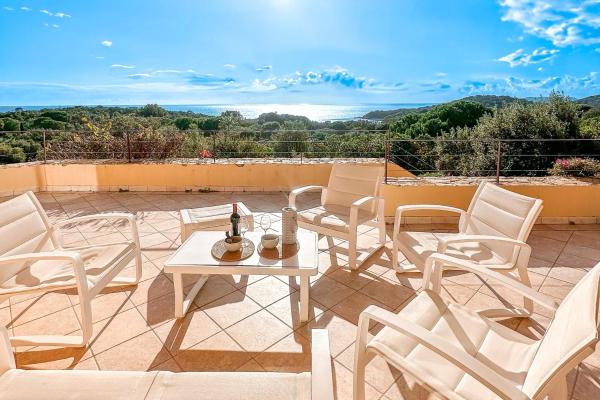 Villa Clementina Di Punta d'Arasu, Rezervovat Vila Korsika hotely s bazénem, Bazén