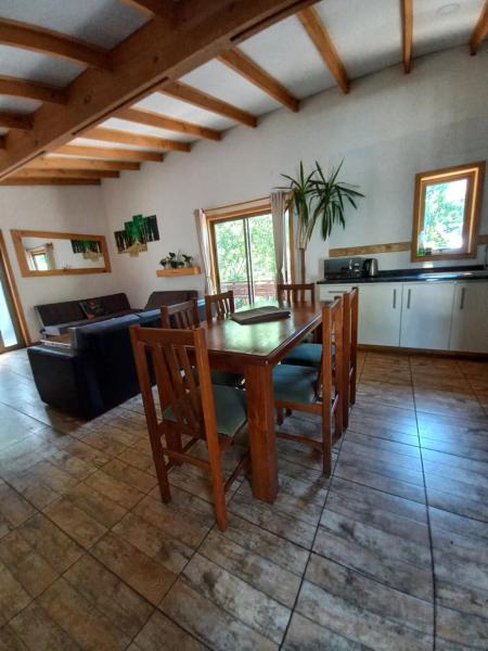 Cabañas Golem - Camino Termas de Chillán, Rezervovat Bouda / Lodge Hotely v Bío Bío s parkováním, Parkování