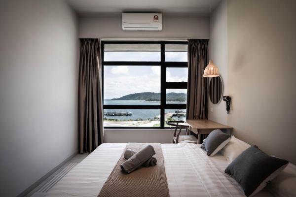 Linnea 2R1B Nordic inspired theme at Jesselton Quay, Rezervovat Apartmán Sabah hotely s bazénem, Bazén