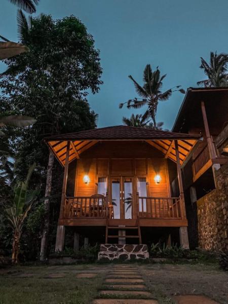 Uma d'Nyuh Homestay, Rezervovat Penzión Singaraja Buleleng