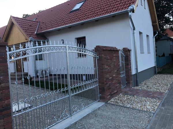 Fazekas Vendégház, Rezervovat Penzión Somogy hotely s parkováním, Parkování