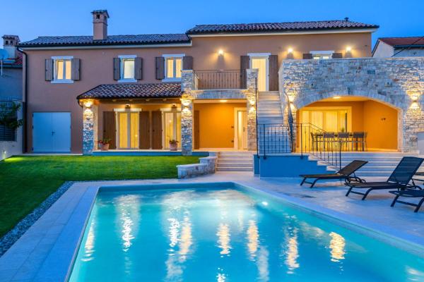 Villa Grande, Rezervovat Vila Hotely v Central Istria s parkováním, Parkování
