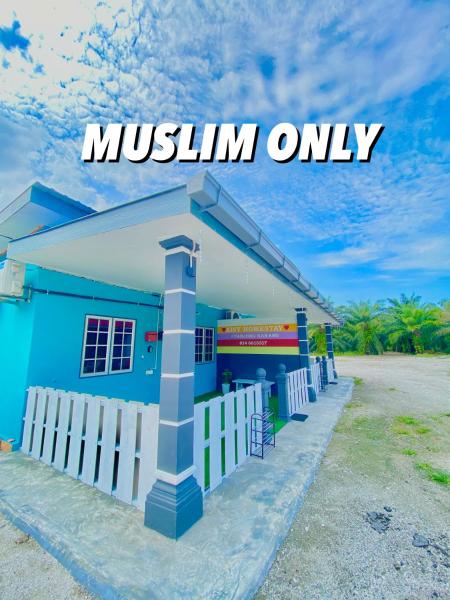 AISY HOMESTAY - Rumah 4 atau 5, Rezervovat Rekreační dům Kampong Tanjong Karang Selangor