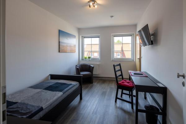 Gästehaus Olympia Wilhelmshaven - Moderne Einzelzimmer mit eigenem Bad für Monteure, Rezervovat Apartmán Schortens Friesland