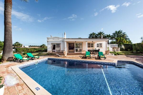 Celina by Algarve Villa Holidays, Rezervovat Vila Guia hotely s parkováním, Parkování