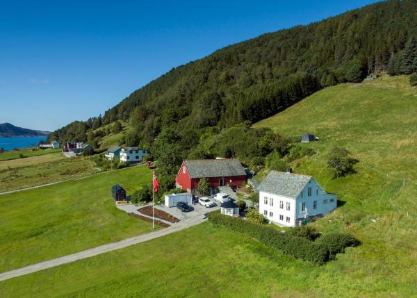 Kråen Gard, Rezervovat Bouda / Lodge Larsnes 
