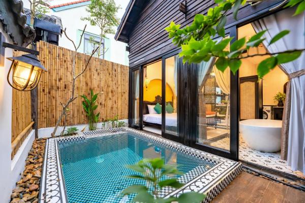 Hoi An Oasis Rosie Villa - 1 Bedroom with Private Pool and Garden View, Local Hoi An Decor, Rezervovat Vila Cam Chau 
