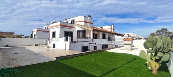 Villa Bassani, grande e luminosa ideale per gruppi, Rezervovat Vila Infernetto Lazio