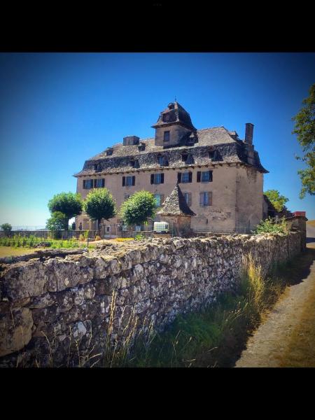 Chateau de Cours, Rezervovat Penzión se snídaní Sénezergues Cantal