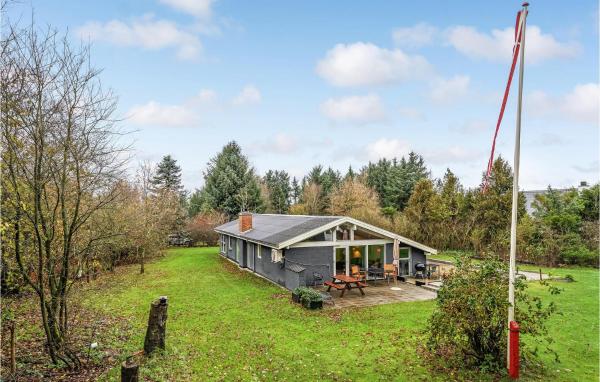 4 Bedroom Beautiful Home In Spøttrup, Rezervovat Rekreační dům  