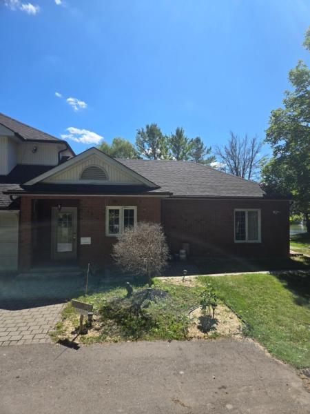 Resort style entire guesthouse-2 rooms, Rezervovat Vila Tottenham Ontario