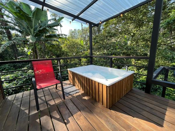 Cabaña tipo glamping en finca cafetera con zonas verdes, avistamiento de aves, paisaje cafetero, Rezervovat Kemp San Francisco Cundinamarca