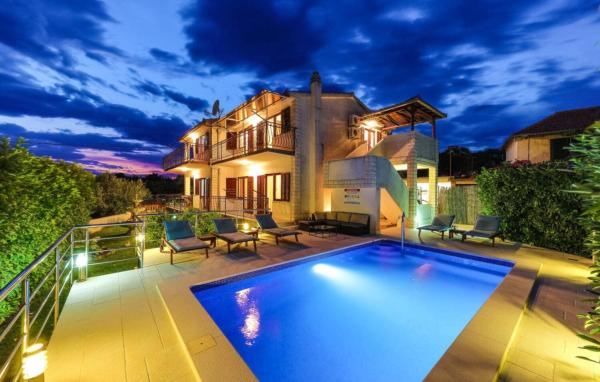 House Rafaeli, Rezervovat Rekreační dům Hotely v Vrsine s parkováním, Parkování