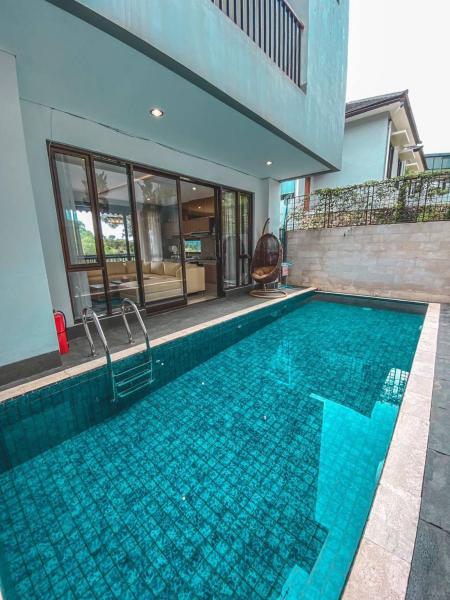 Platinum Dago Resort villa 15px Private Pool Bandung, Rezervovat Vila Bengkok chaty, Chalupa